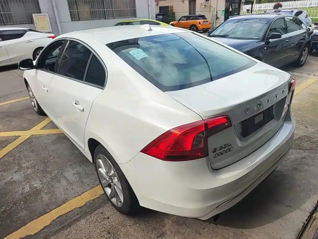 2018 Volvo S60 S60L T4 Smart Edition — миниатюра 5