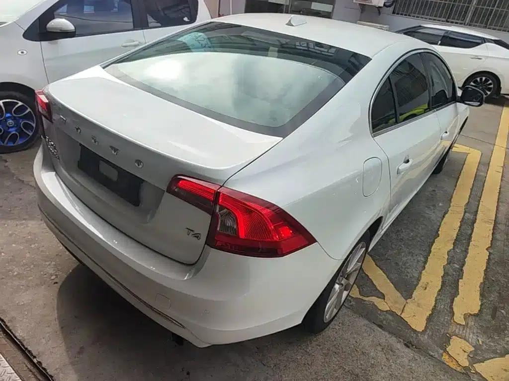2018 Volvo S60 S60L T4 Smart Edition — миниатюра 7