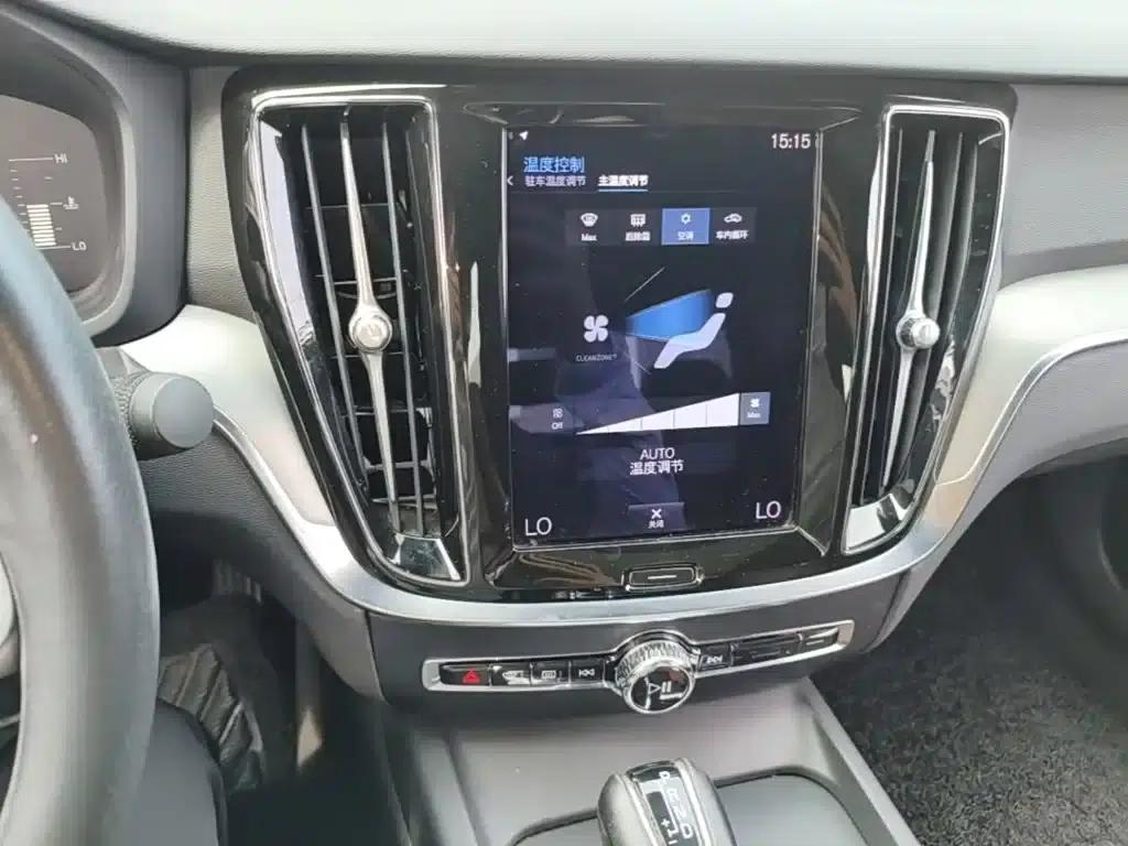 2020 Volvo S60 T4 Inscription Luxury Edition — миниатюра 13
