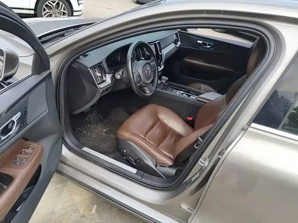 2020 Volvo S60 T4 Inscription Luxury Edition — миниатюра 16