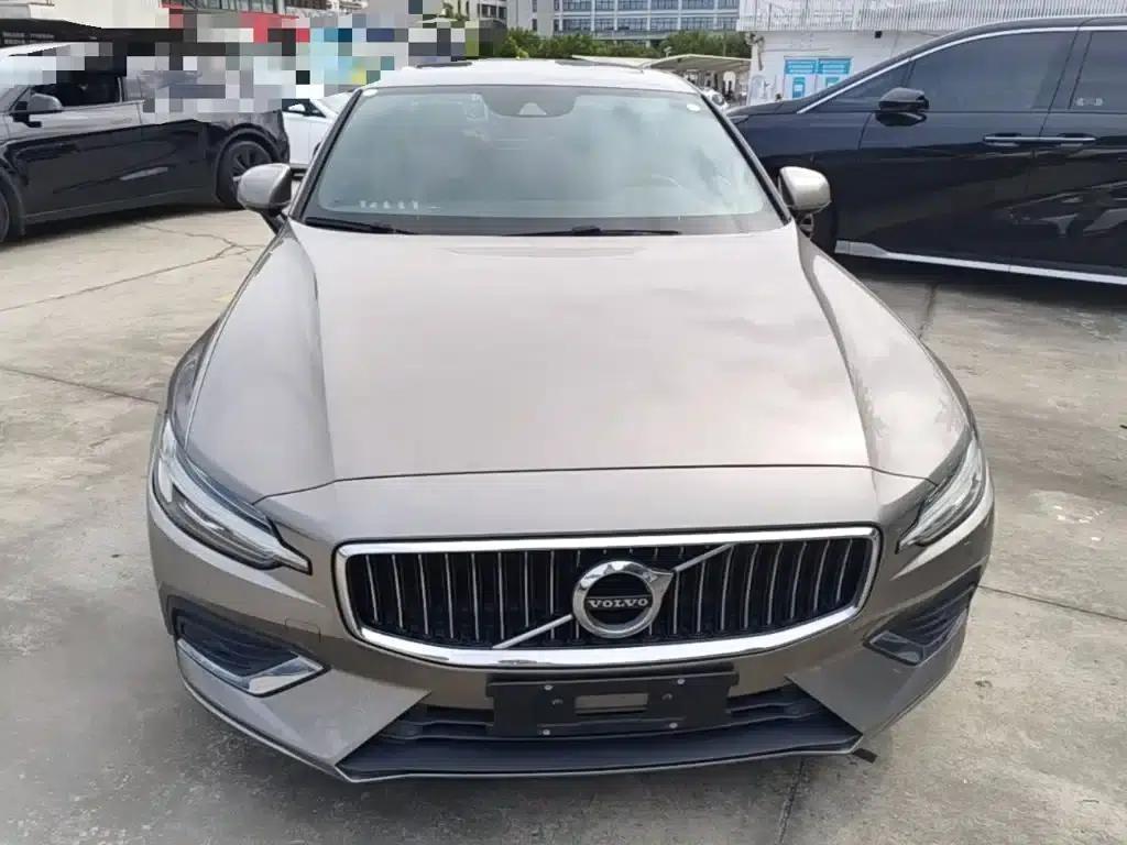 2020 Volvo S60 T4 Inscription Luxury Edition — миниатюра 3