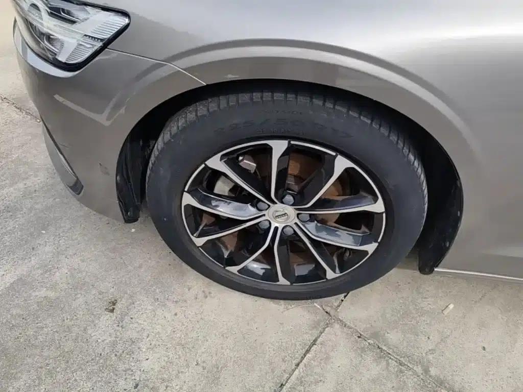 2020 Volvo S60 T4 Inscription Luxury Edition — миниатюра 23