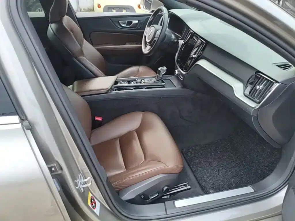2020 Volvo S60 T4 Inscription Luxury Edition — миниатюра 25