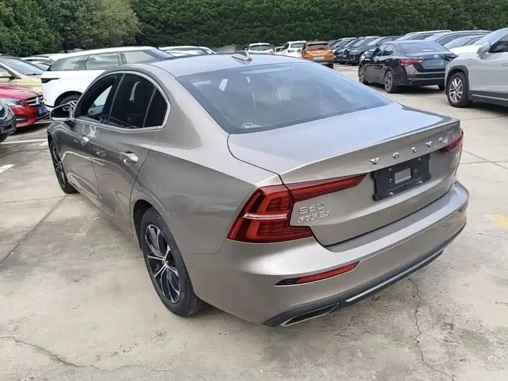 2020 Volvo S60 T4 Inscription Luxury Edition — миниатюра 5
