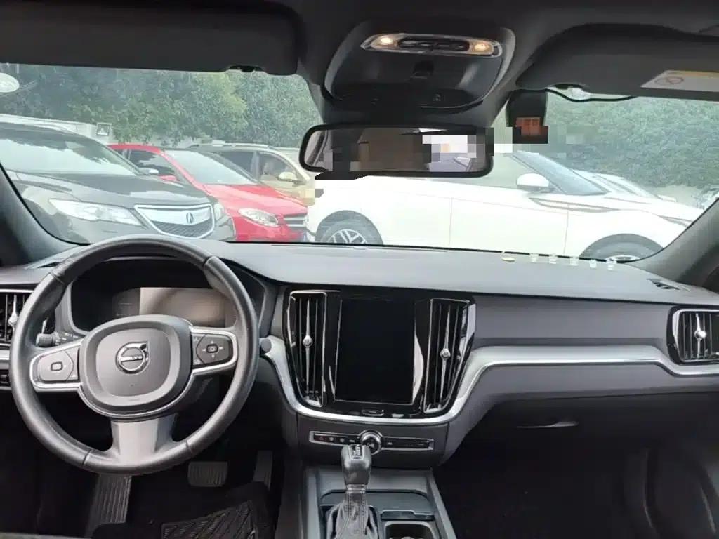 2020 Volvo S60 T4 Inscription Luxury Edition — миниатюра 10