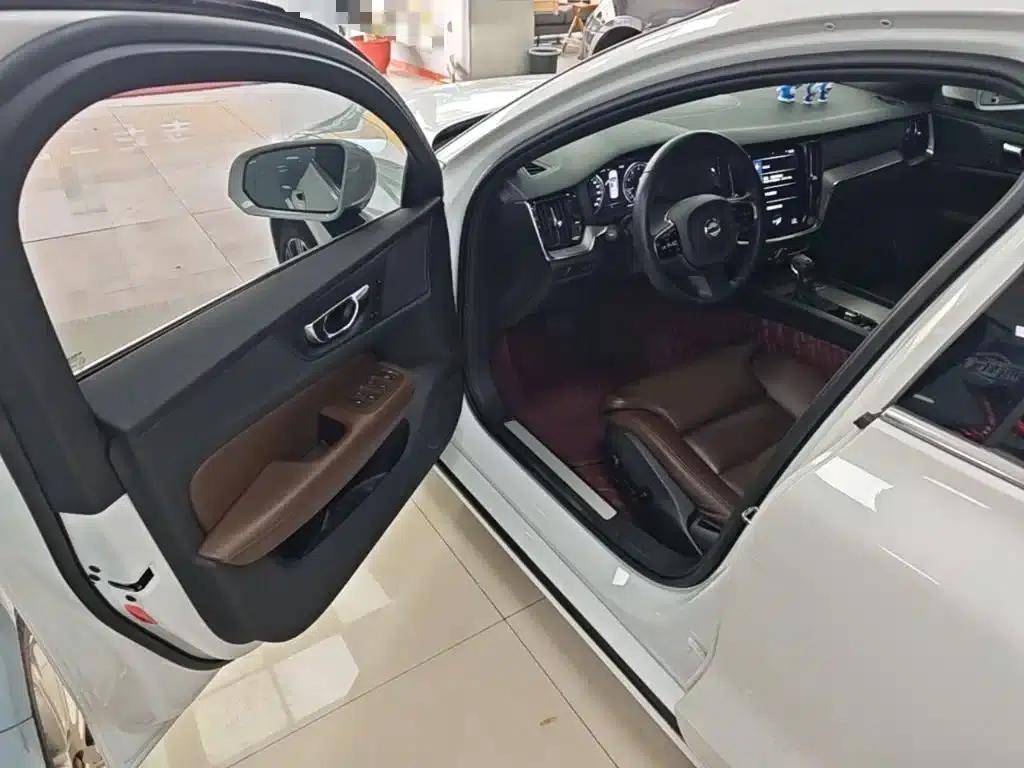 Volvo S60 2020 T4 Smart Luxury Edition — миниатюра 16