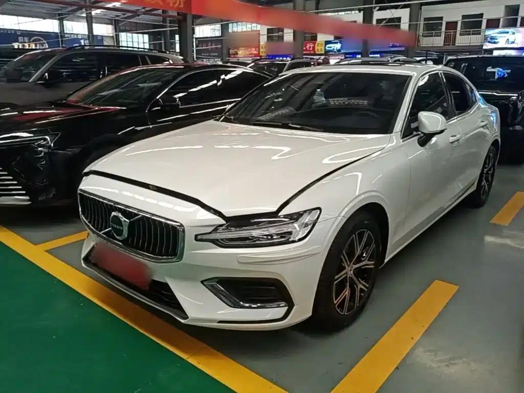 2025 Volvo S60 B4 Smart Luxury Edition — миниатюра 2