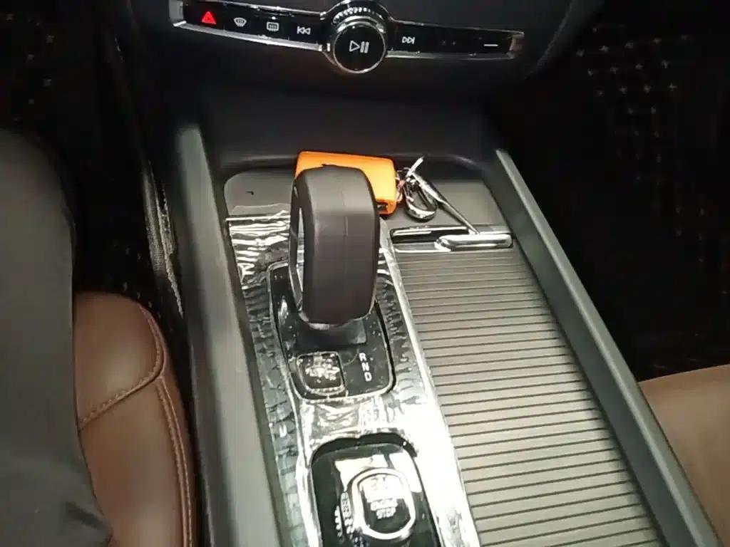 2025 Volvo S60 B4 Smart Luxury Edition — миниатюра 14