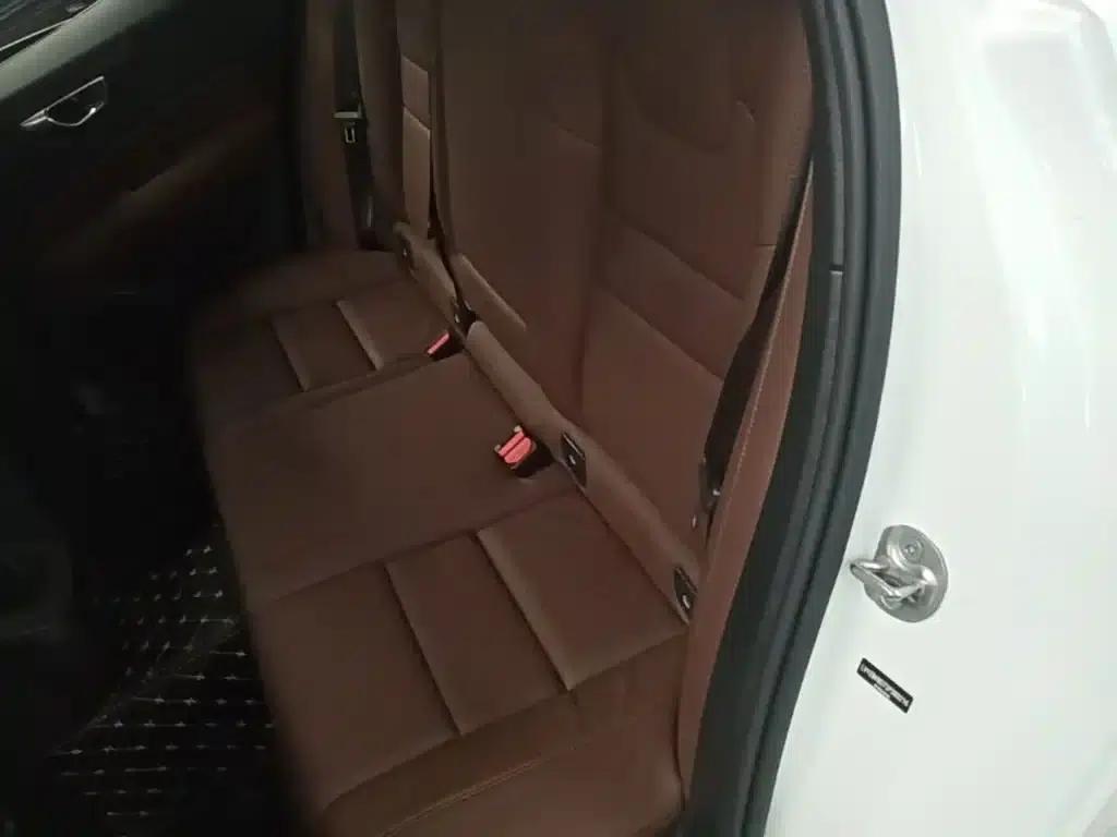 2025 Volvo S60 B4 Smart Luxury Edition — миниатюра 17