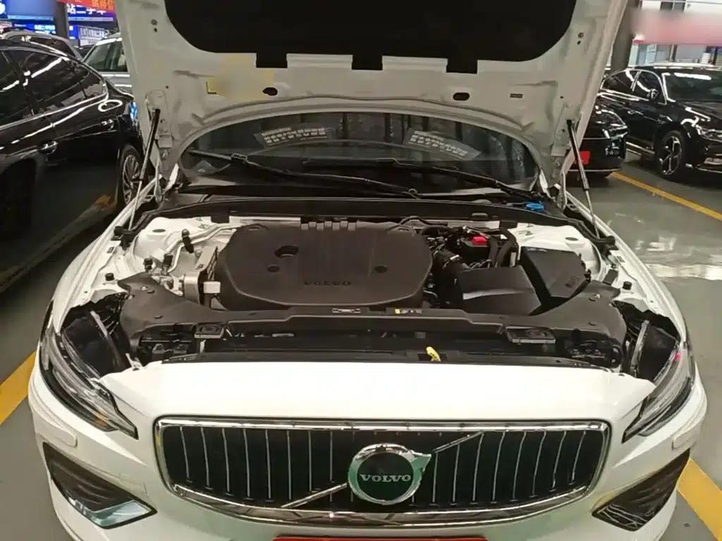 2025 Volvo S60 B4 Smart Luxury Edition — миниатюра 20