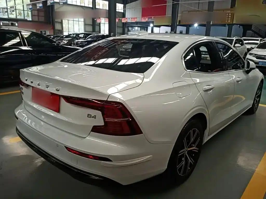 2025 Volvo S60 B4 Smart Luxury Edition — миниатюра 7