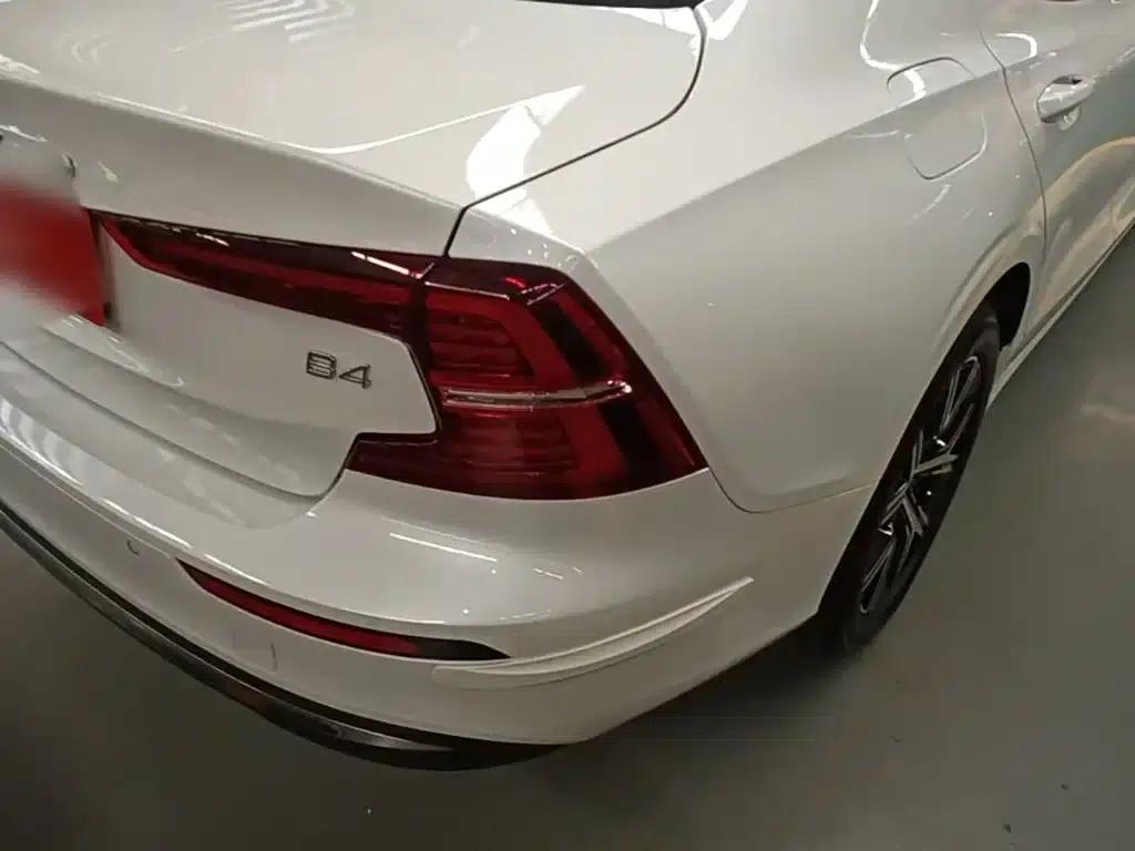 2025 Volvo S60 B4 Smart Luxury Edition — миниатюра 8