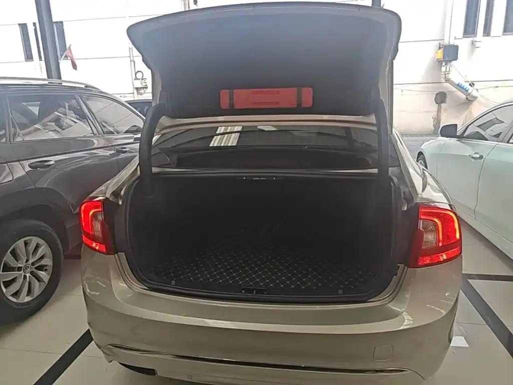 2019 Volvo S60, S60L Facelift, T5 Smart Elite Edition — миниатюра 19