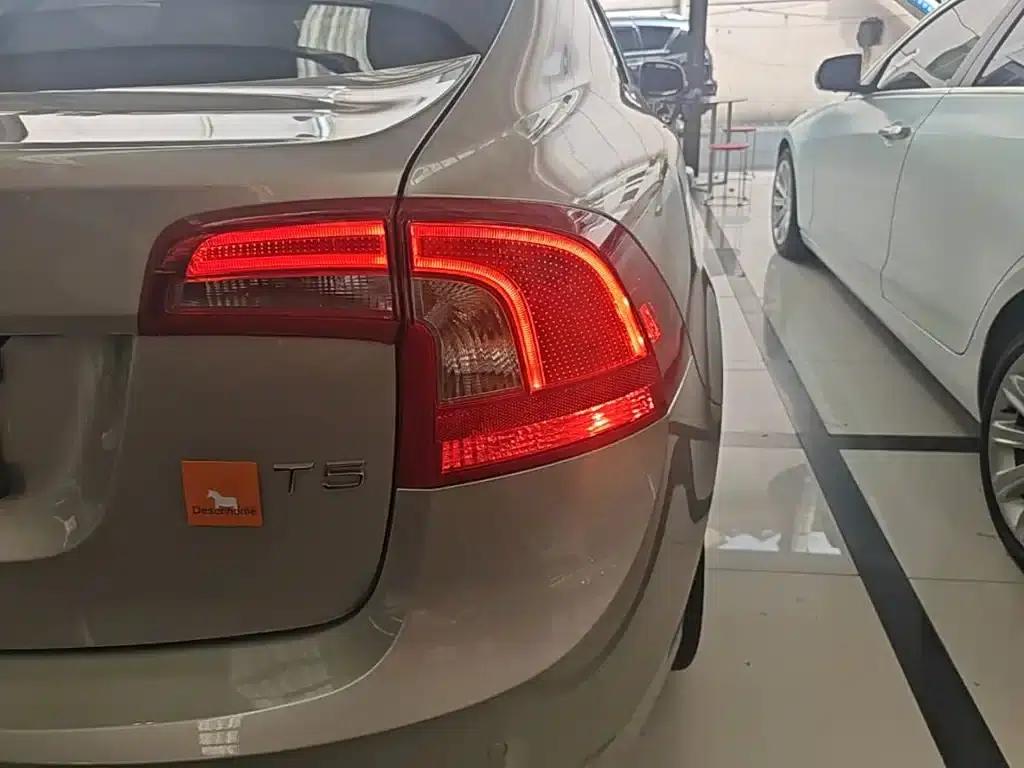 2019 Volvo S60, S60L Facelift, T5 Smart Elite Edition — миниатюра 8