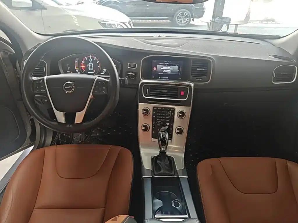 2019 Volvo S60, S60L Facelift, T5 Smart Elite Edition — миниатюра 10