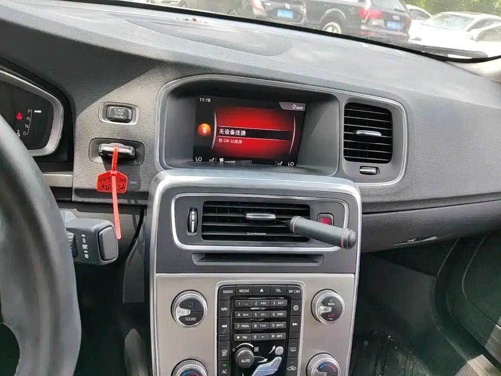 2018 Volvo S60 S60L T4 Smart Edition — миниатюра 13