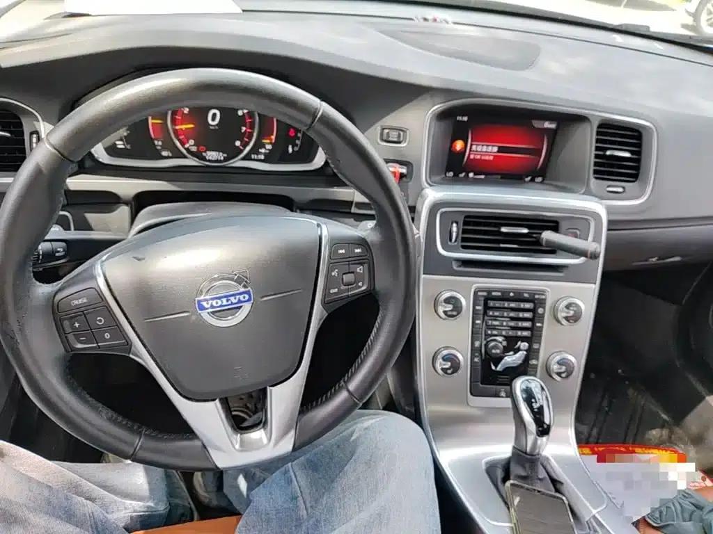 2018 Volvo S60 S60L T4 Smart Edition — миниатюра 10
