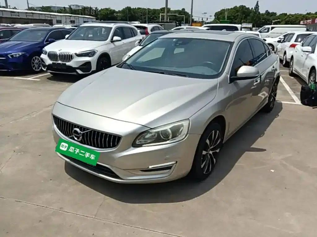 2018 Volvo S60 S60L T3 Smart Progressive Edition — миниатюра 1