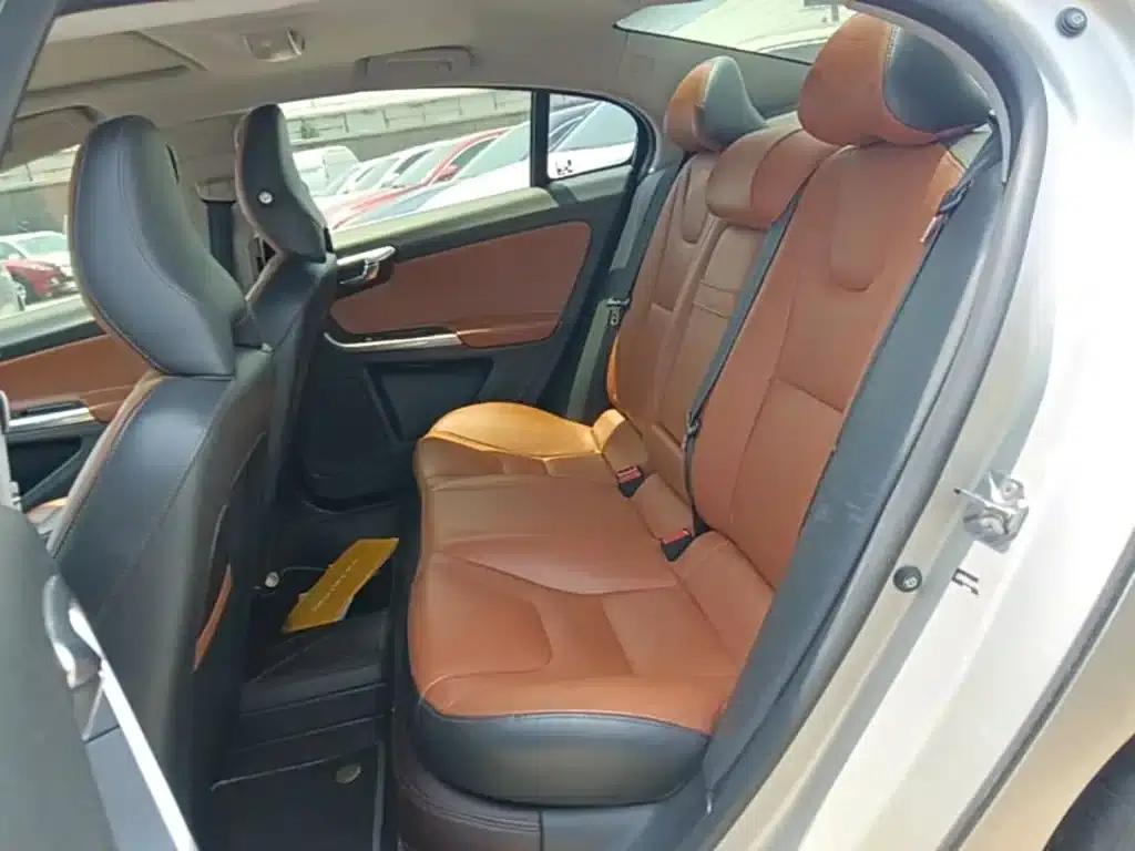 2018 Volvo S60 S60L T3 Smart Progressive Edition — миниатюра 17