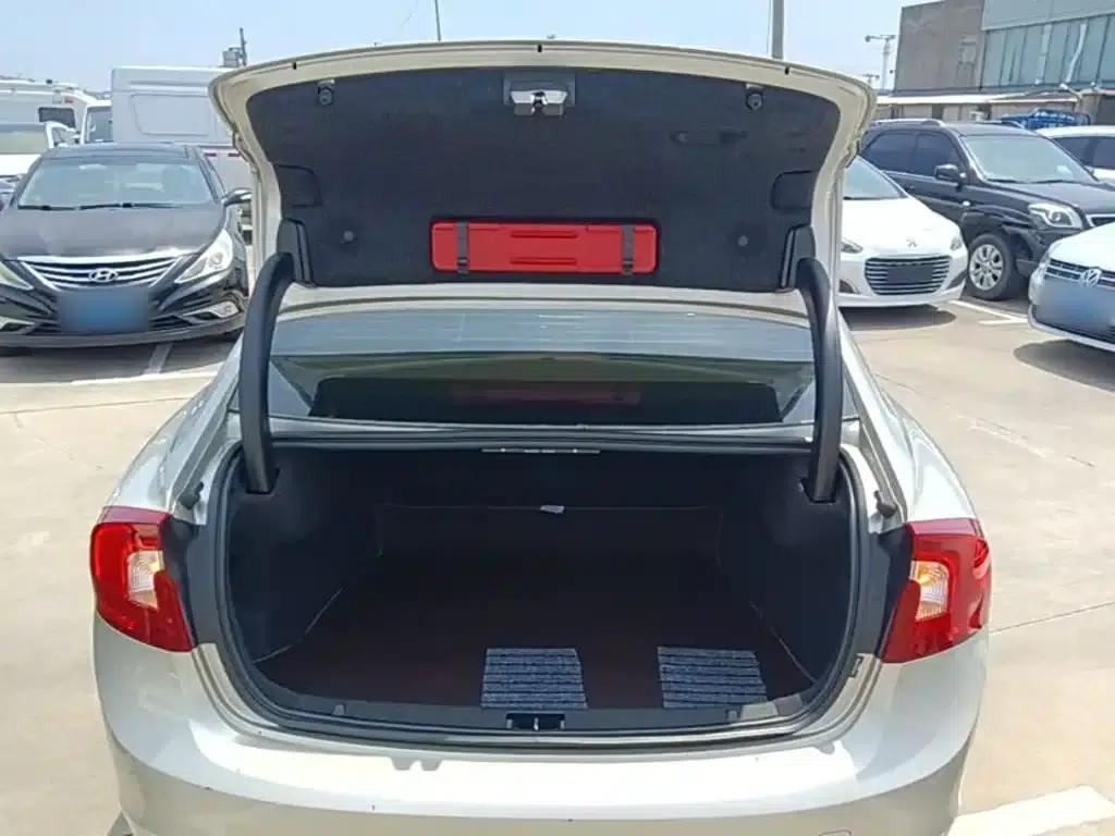 2018 Volvo S60 S60L T3 Smart Progressive Edition — миниатюра 19