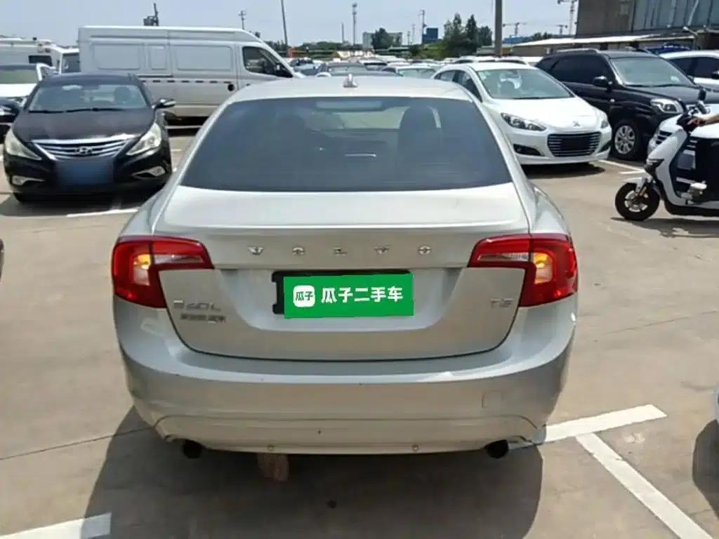 2018 Volvo S60 S60L T3 Smart Progressive Edition — миниатюра 6