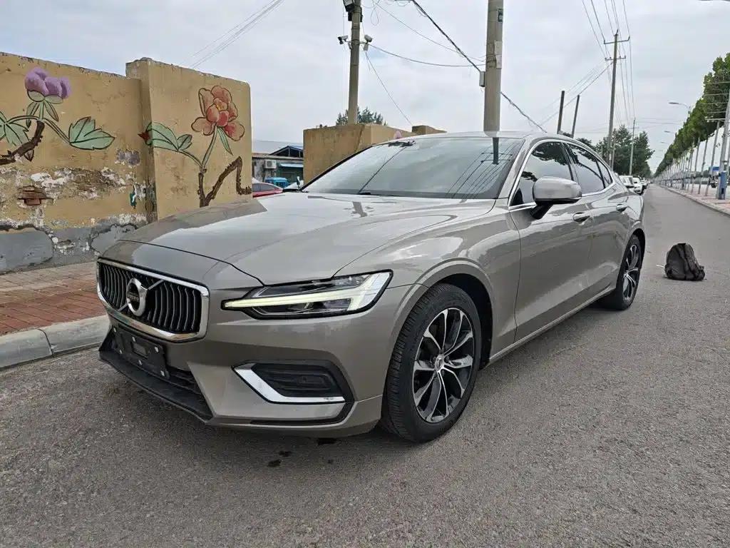 2021 Volvo S60 T4 Inscription Luxury Edition — миниатюра 2