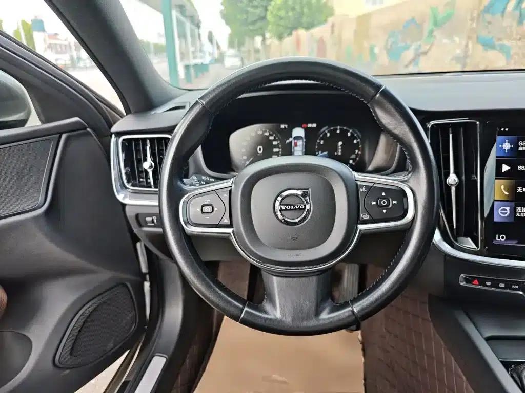 2021 Volvo S60 T4 Inscription Luxury Edition — миниатюра 11