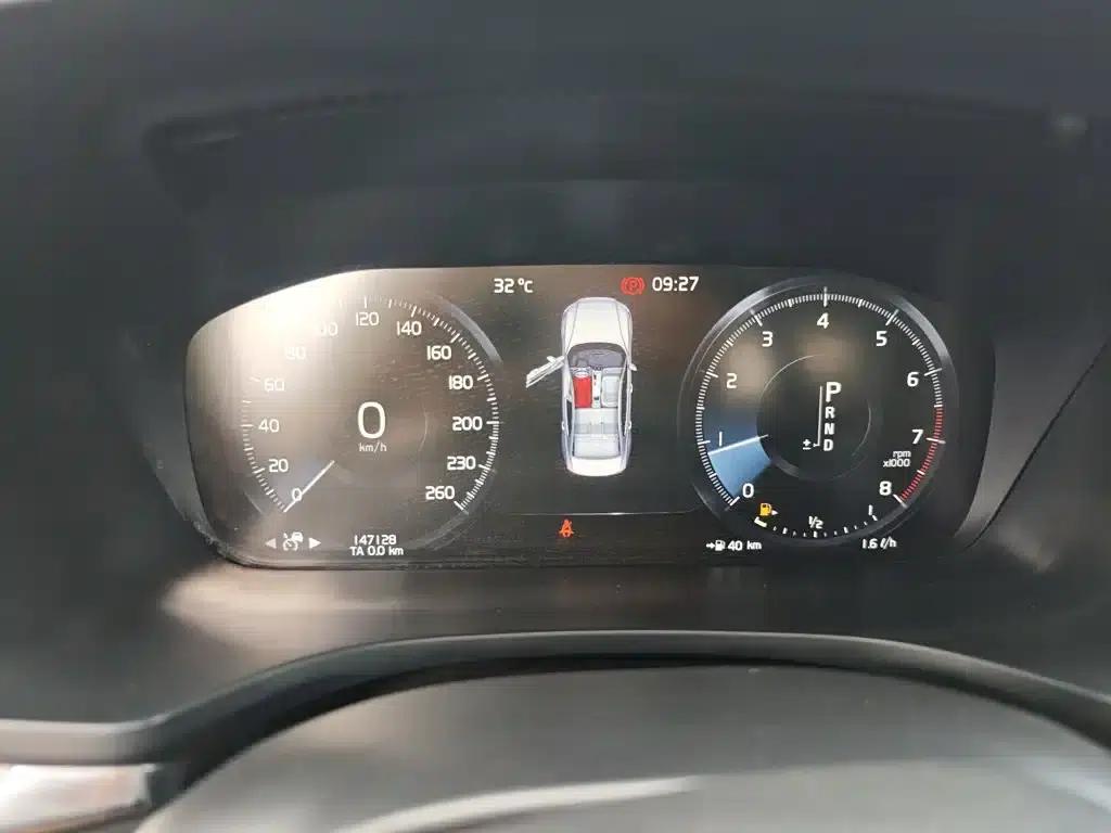 2021 Volvo S60 T4 Inscription Luxury Edition — миниатюра 12