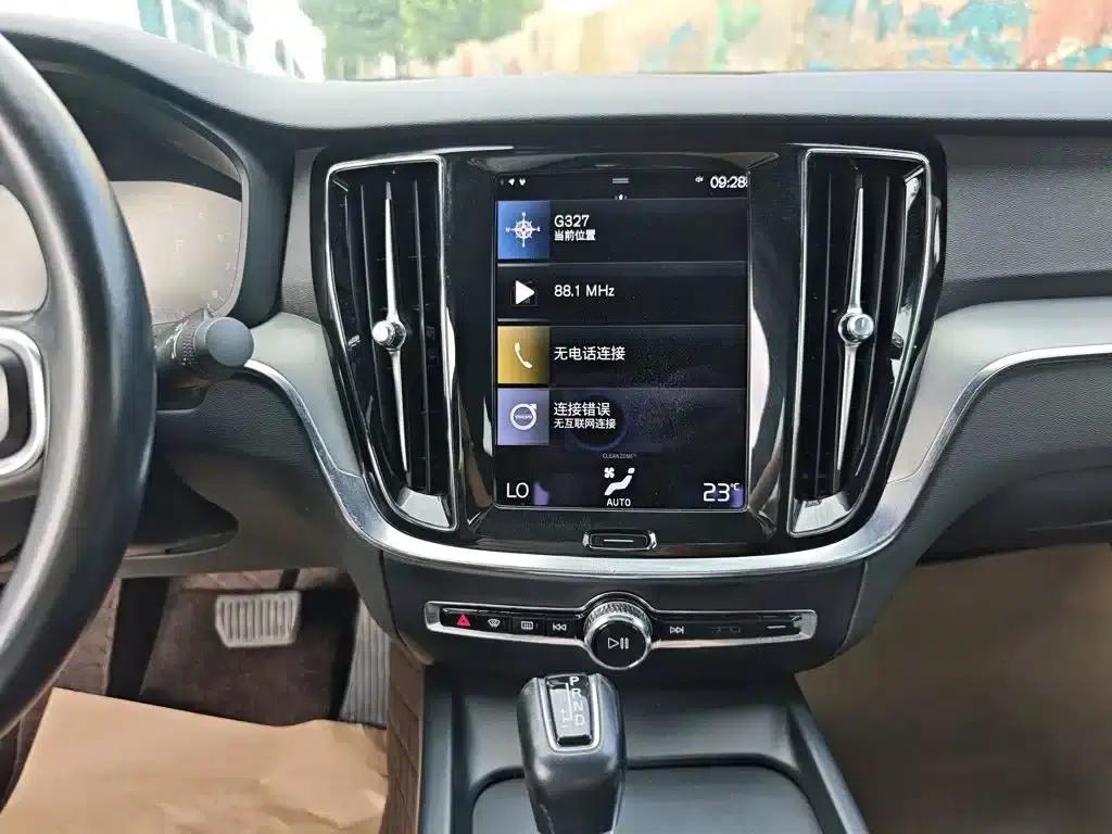 2021 Volvo S60 T4 Inscription Luxury Edition — миниатюра 13