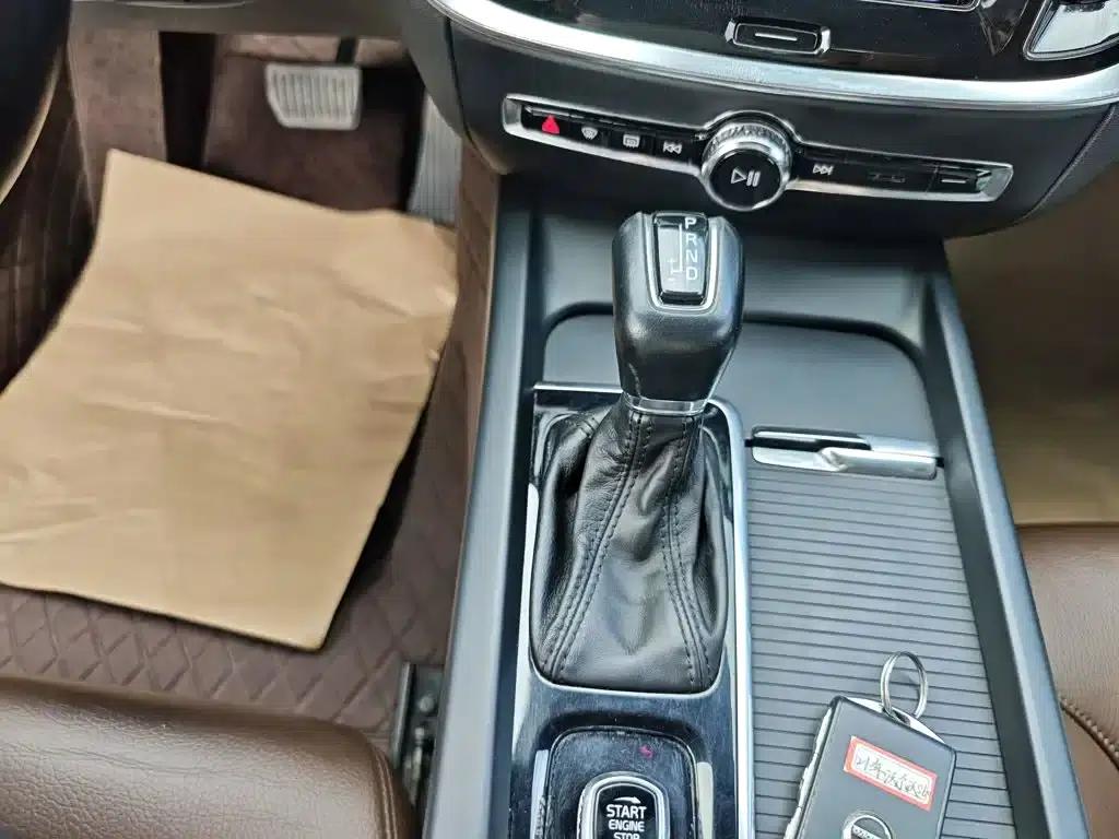 2021 Volvo S60 T4 Inscription Luxury Edition — миниатюра 14