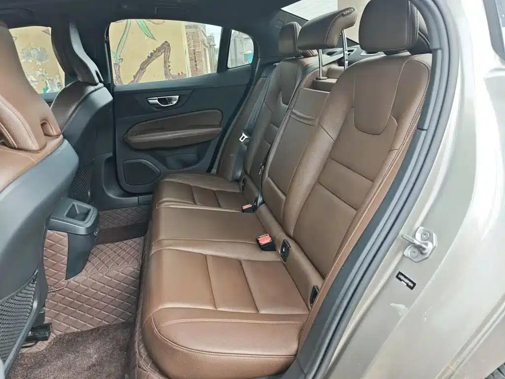 2021 Volvo S60 T4 Inscription Luxury Edition — миниатюра 17