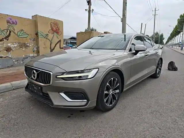 2021 Volvo S60 T4 Inscription Luxury Edition