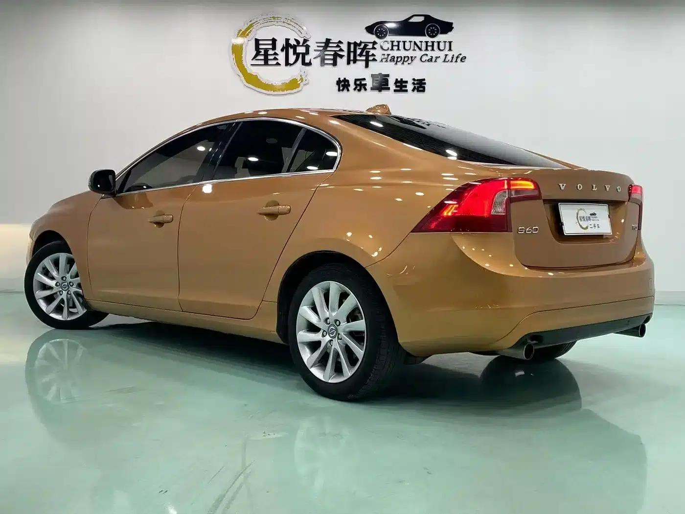 2014 Volvo S60 Imported T5 Smart Edition — миниатюра 7