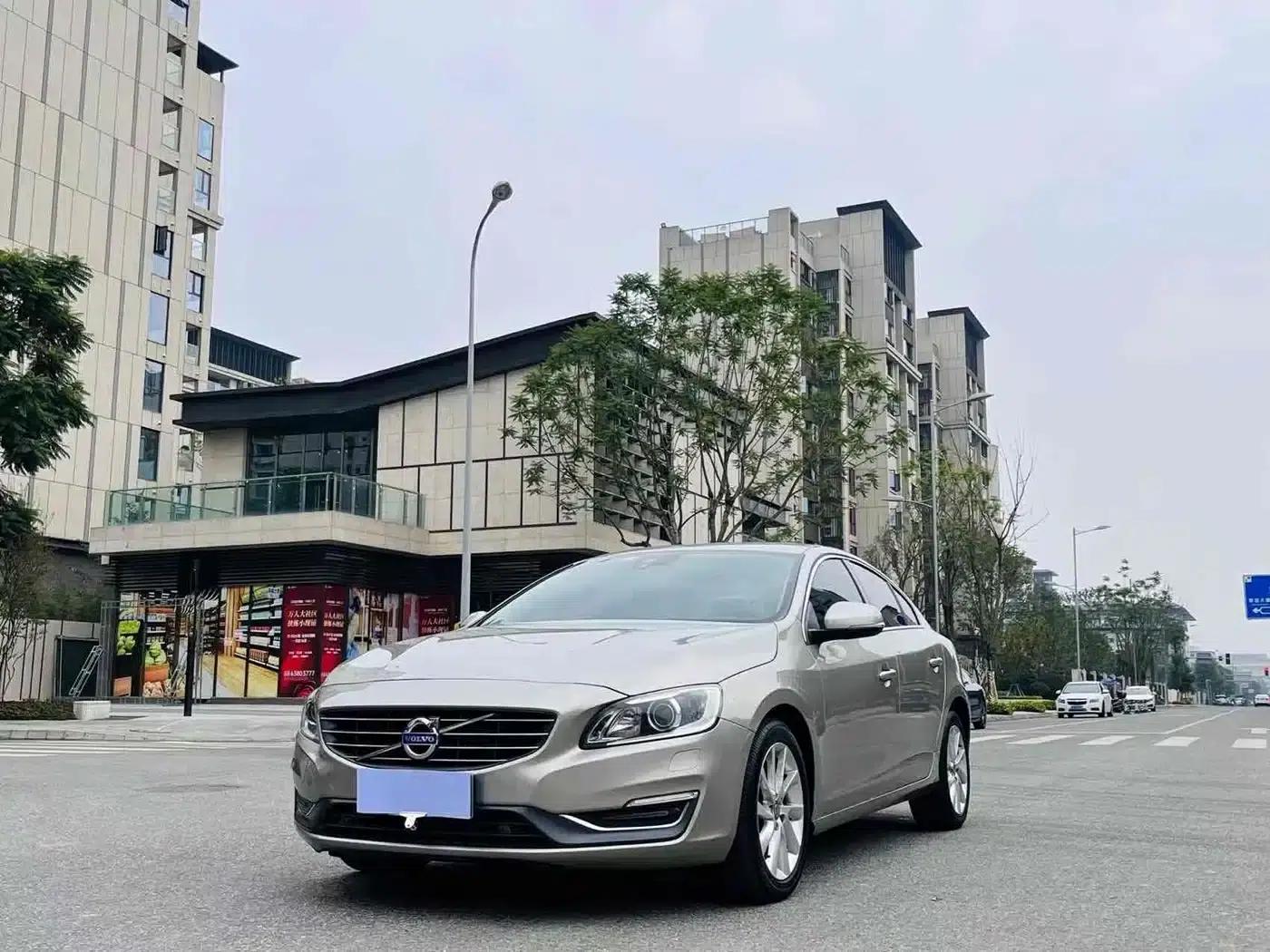 2014 Volvo S60 Imported T5 Smart Edition — миниатюра 1