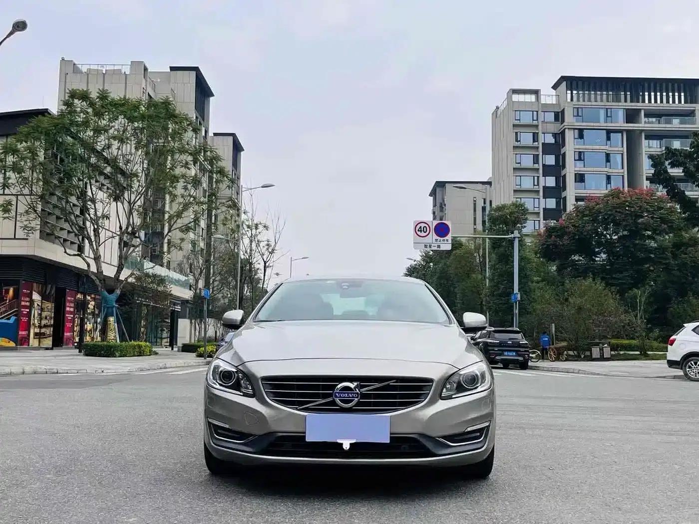 2014 Volvo S60 Imported T5 Smart Edition — миниатюра 2