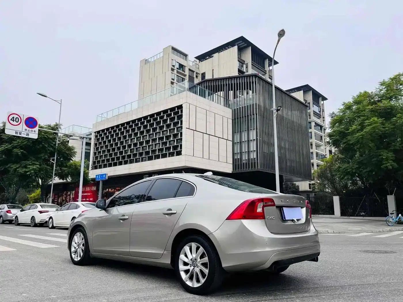 2014 Volvo S60 Imported T5 Smart Edition — миниатюра 7