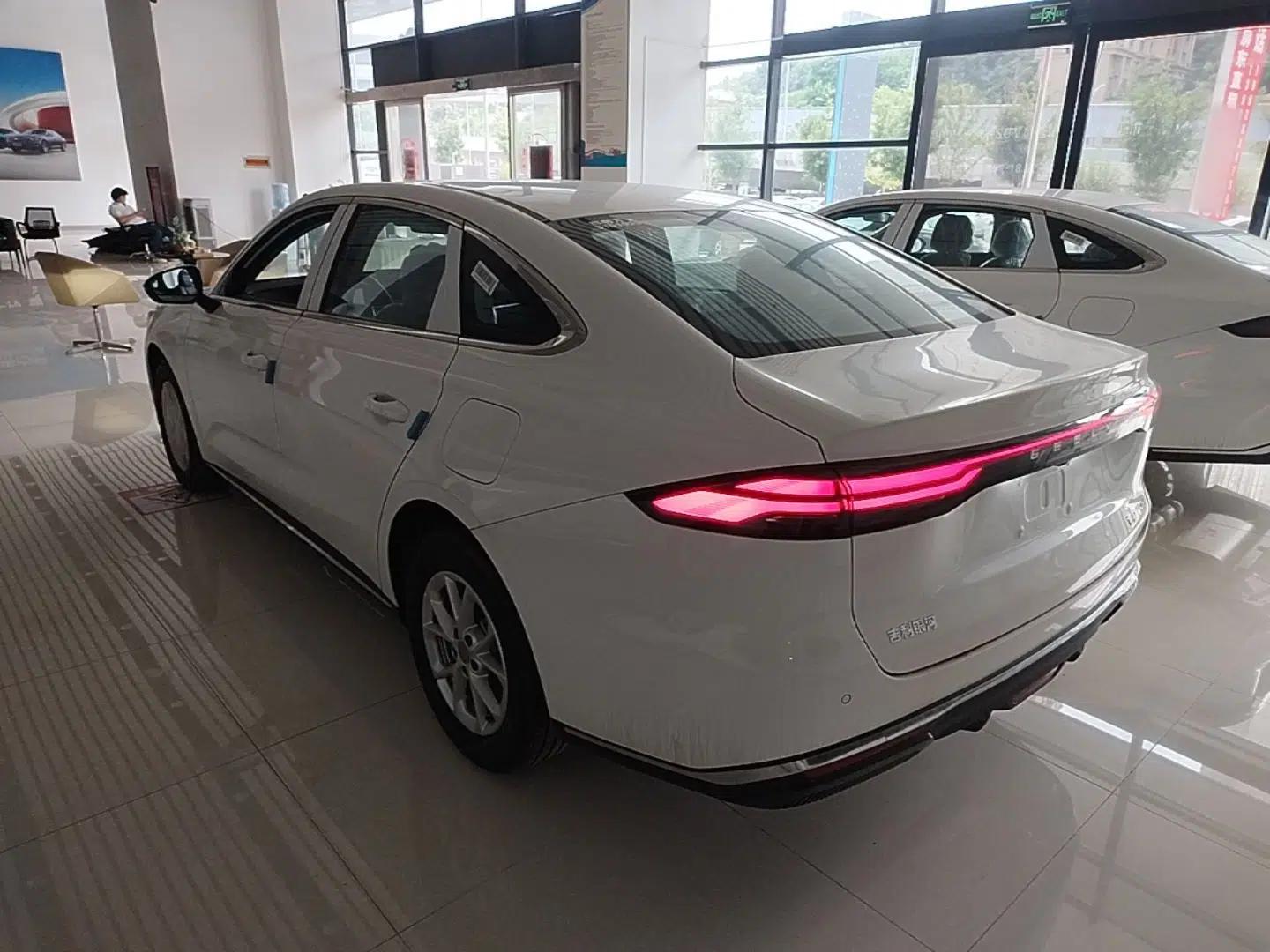 Geely Galaxy Stellar 6 2026 Model 125km Long-range Edition — миниатюра 4