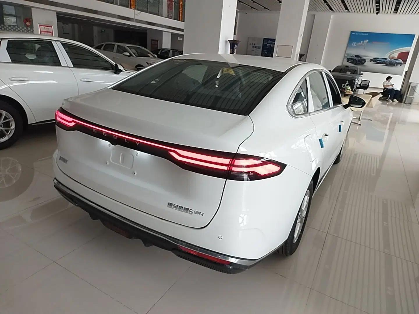 Geely Galaxy Stellar 6 2026 Model 125km Long-range Edition — миниатюра 6