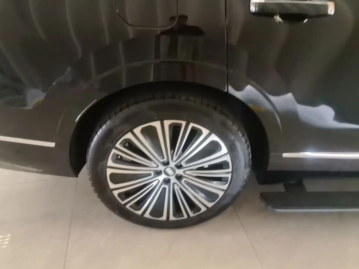 Geely Galaxy M9 2025 Model 210km Four-Wheel-Drive Leading Edition — миниатюра 11