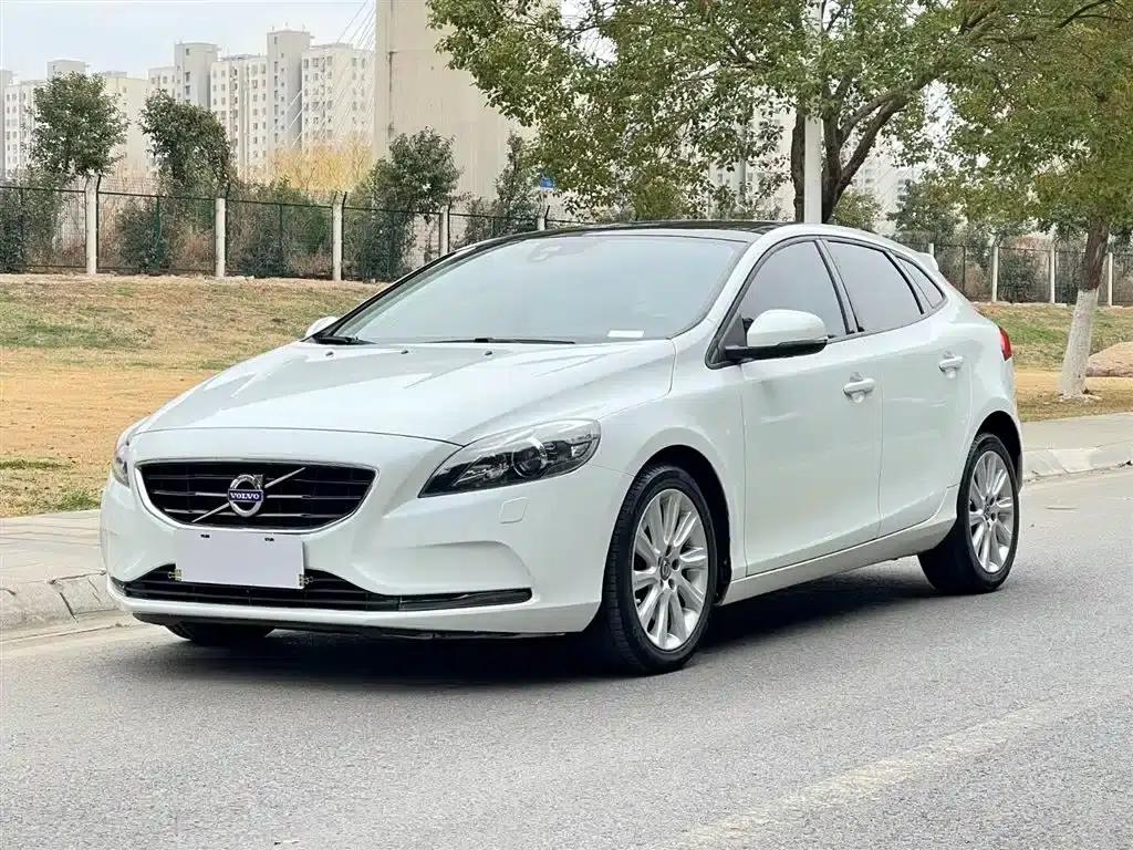 2016 Volvo V40 T3 Smart Edition — миниатюра 2