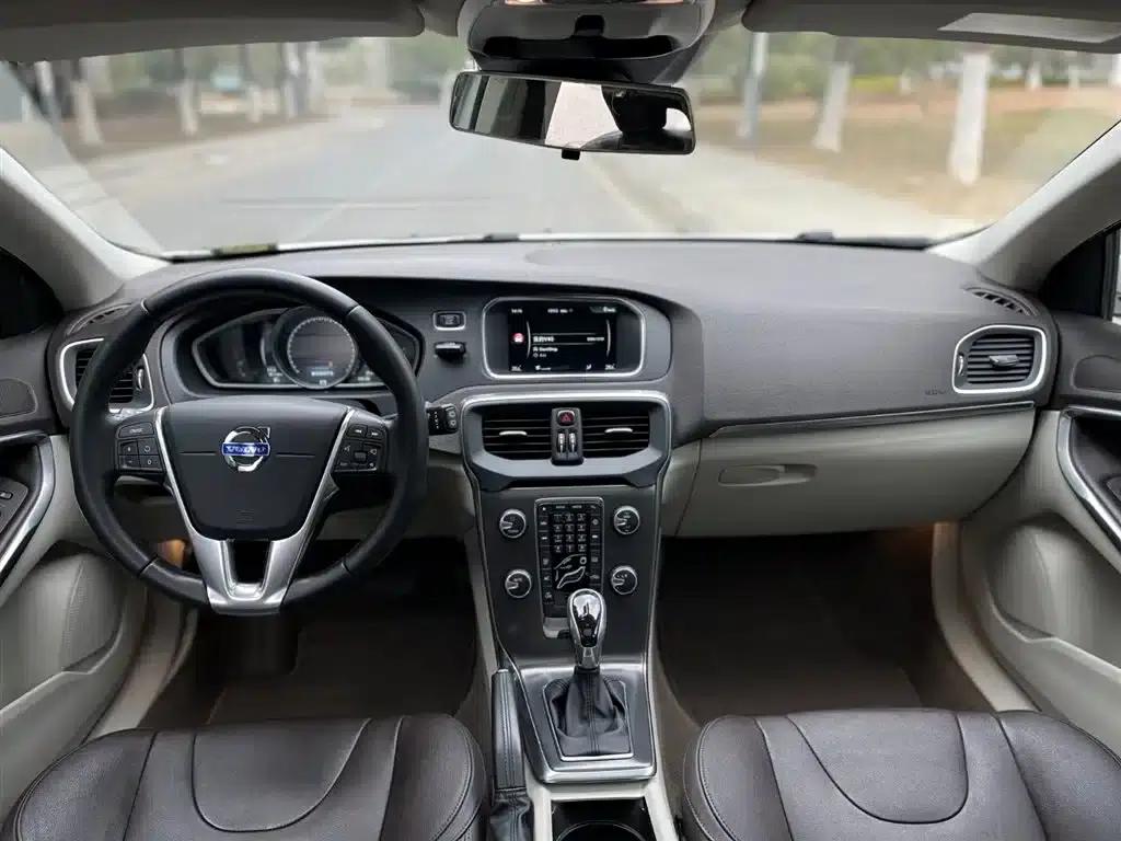 2016 Volvo V40 T3 Smart Edition — миниатюра 13
