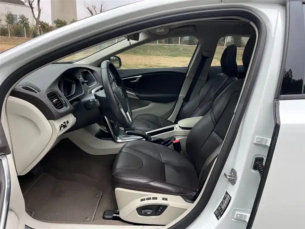 2016 Volvo V40 T3 Smart Edition — миниатюра 14