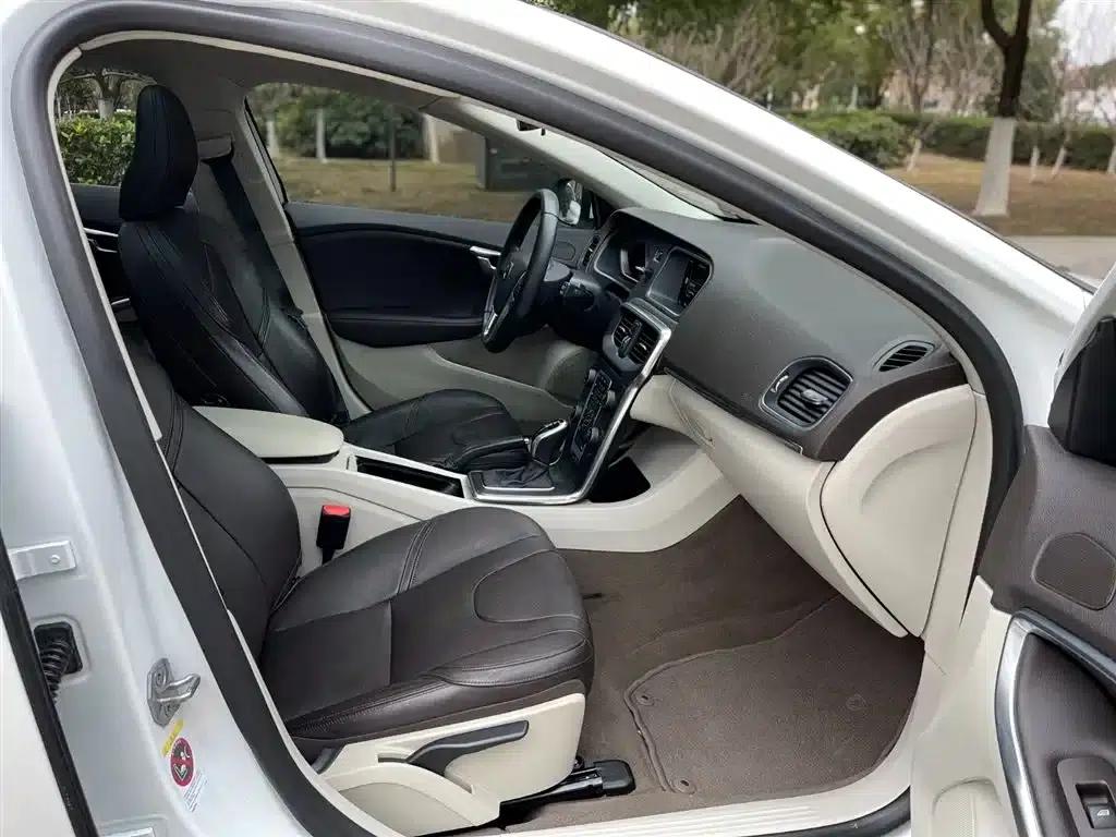 2016 Volvo V40 T3 Smart Edition — миниатюра 16