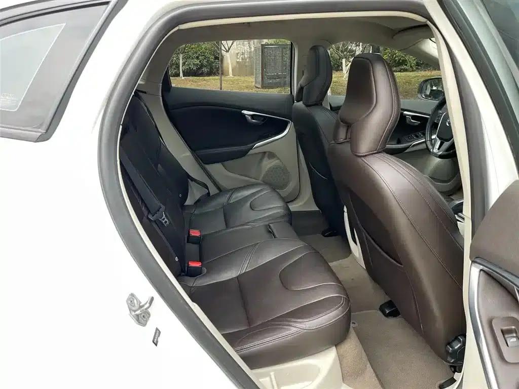 2016 Volvo V40 T3 Smart Edition — миниатюра 17