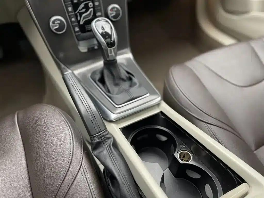 2016 Volvo V40 T3 Smart Edition — миниатюра 21