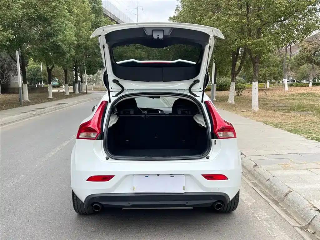 2016 Volvo V40 T3 Smart Edition — миниатюра 10