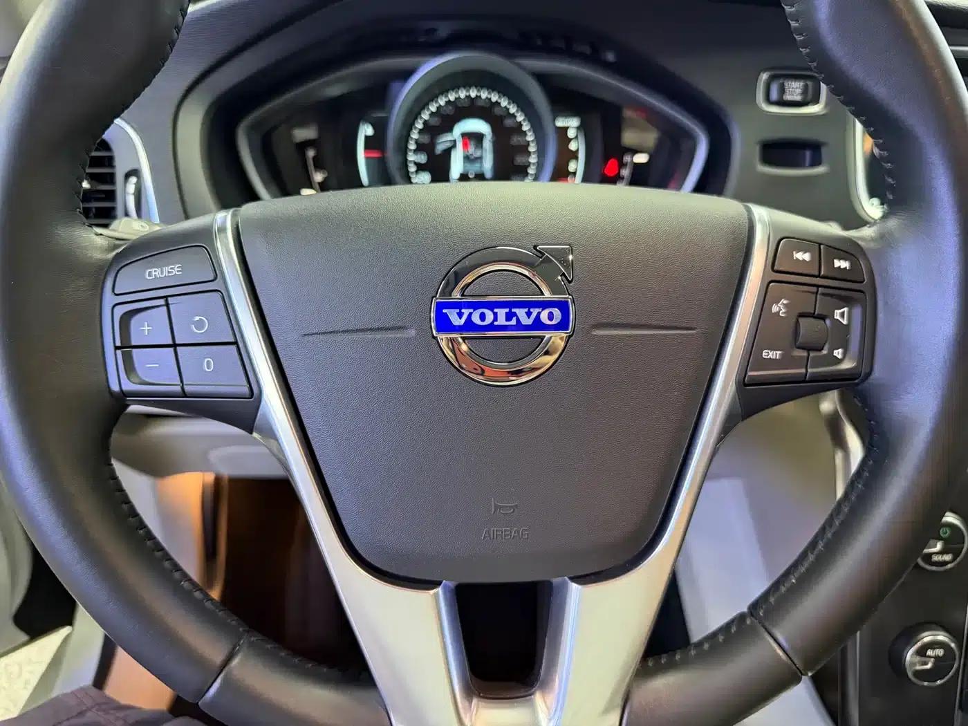 2015 Volvo V40 1.6T Smart Edition — миниатюра 14