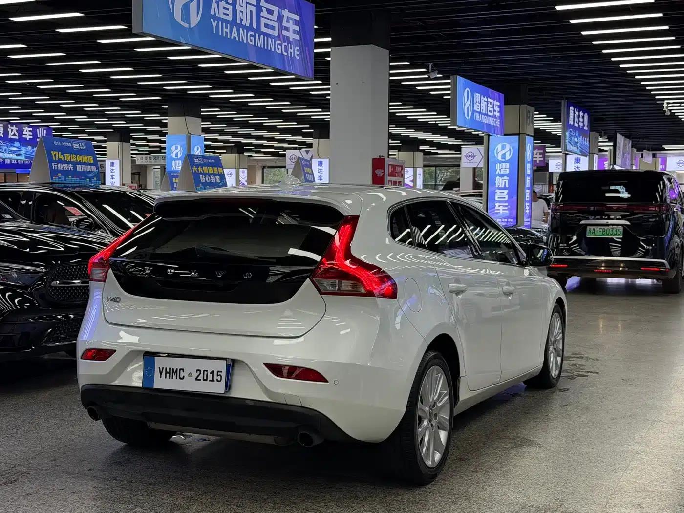 2015 Volvo V40 1.6T Smart Edition — миниатюра 21