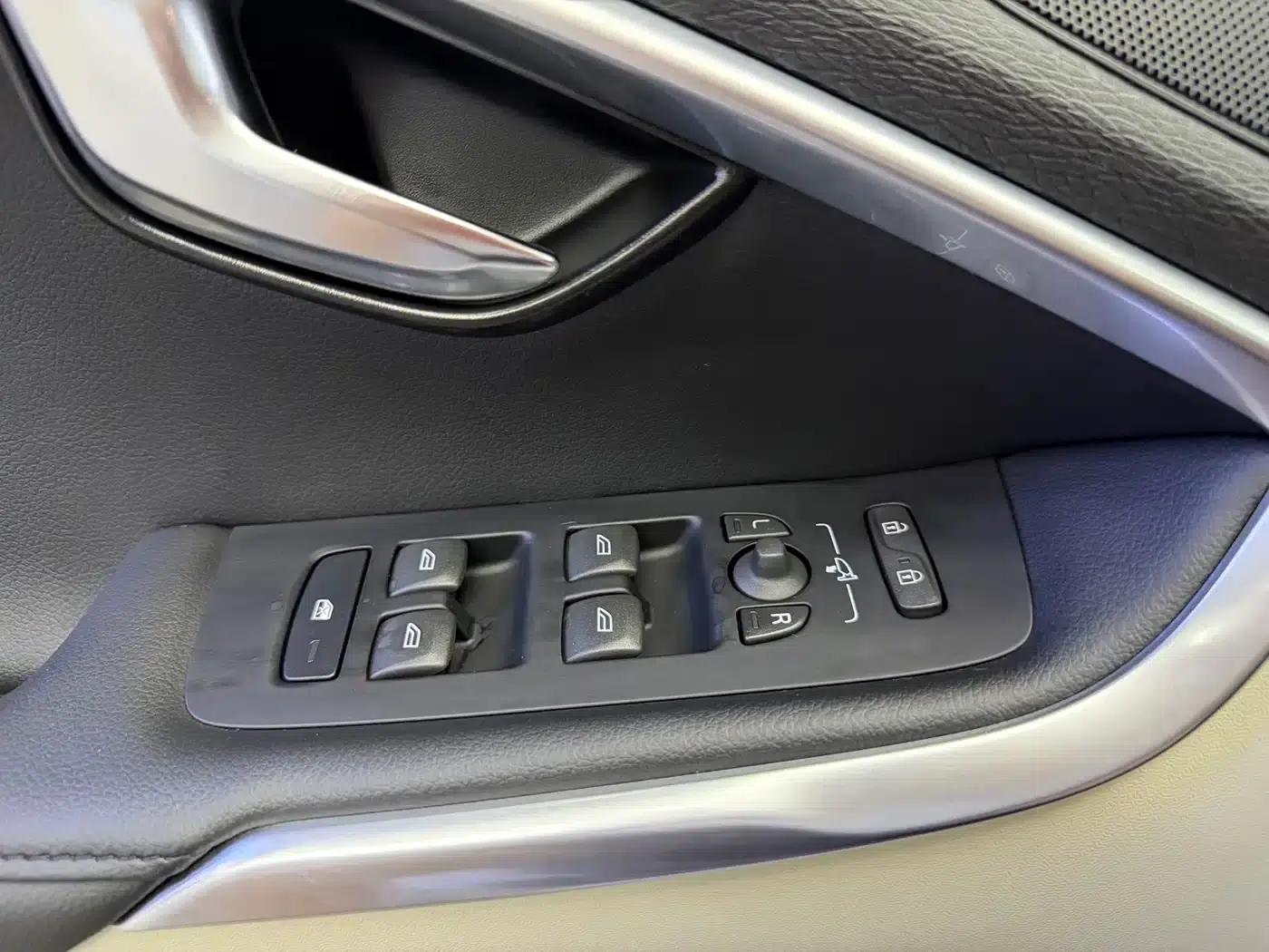 2015 Volvo V40 1.6T Smart Edition — миниатюра 8