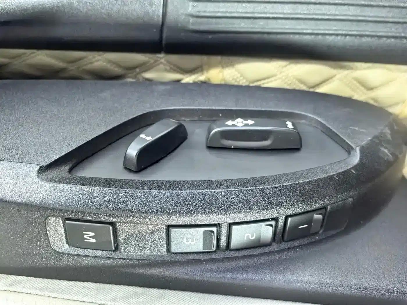 2014 Volvo V40 2.0T Smart Edition — миниатюра 8
